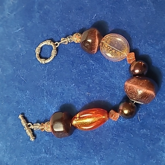 2/ $12 Chunky artisan made glass bracelet with ornate silvertone toggle - Picture 3 of 3